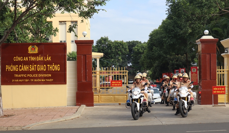 Bảo đảm trật tự, an toàn giao thông trong dịp nghỉ lễ Quốc khánh 02-9 và tháng cao điểm an toàn giao thông cho học sinh đến trường